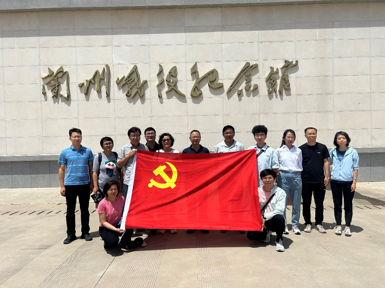 德信体育官网物理教师党支部开展教师党员主题教育实践活动