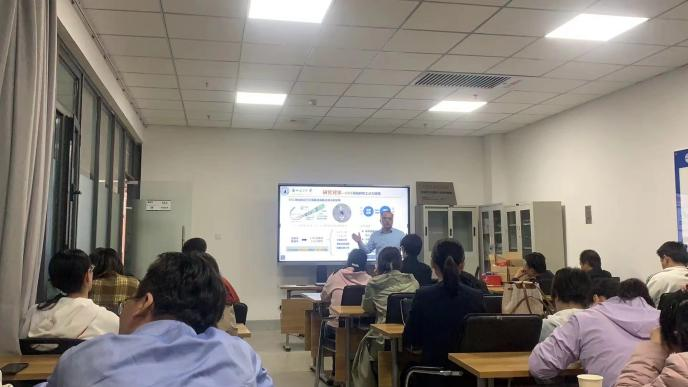 党建+教师业务能力提升计划丨德信体育官网数学系举办2024年第一期教师学术沙龙活动