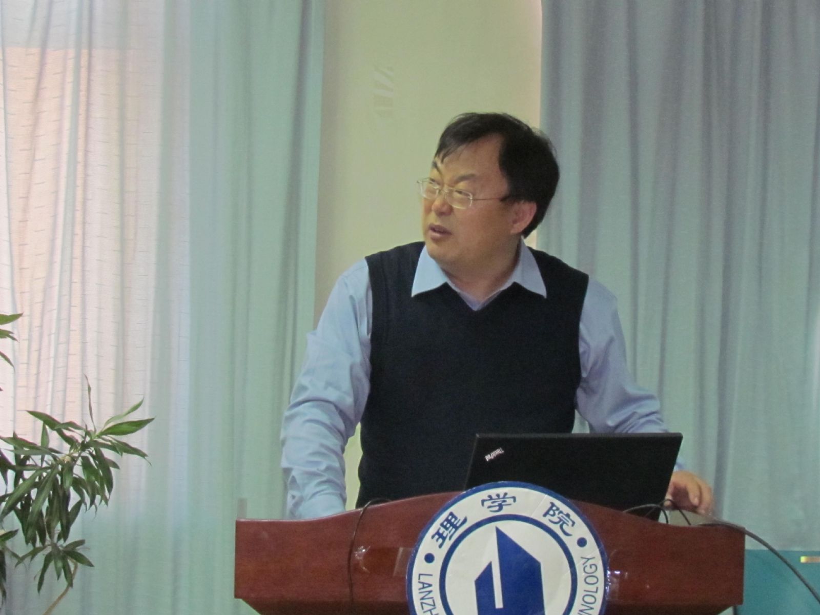 德信体育官网邀请加拿大约克大学朱怀平教授来公司作学术交流