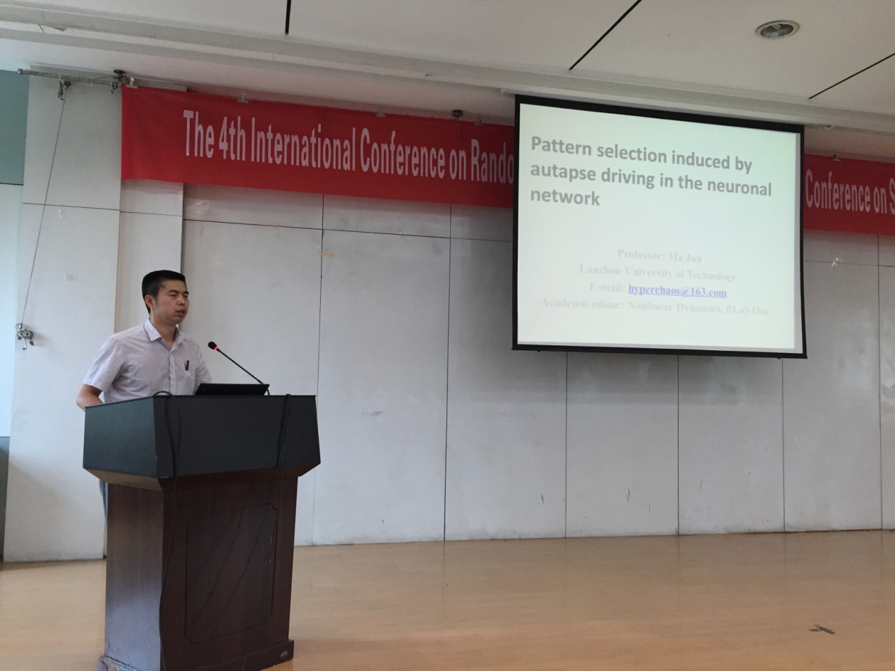 德信体育官网马军教授参加国际随机动力学系统和动力学会议并作主题发言