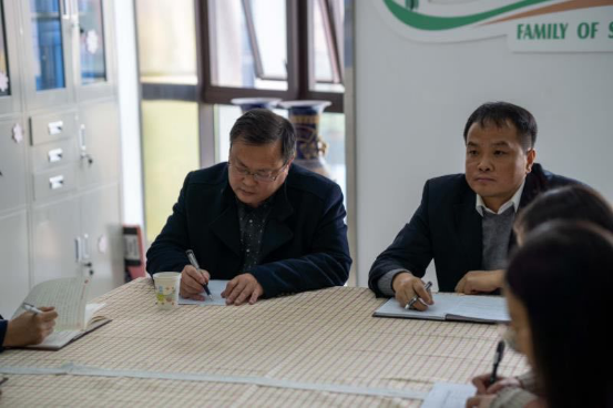 王全进副董事长指导德信体育官网物理研究生党支部建设