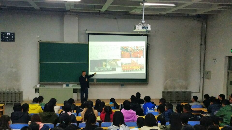 入学教育不间断——德信体育官网持续开展2017级新生教育讲座